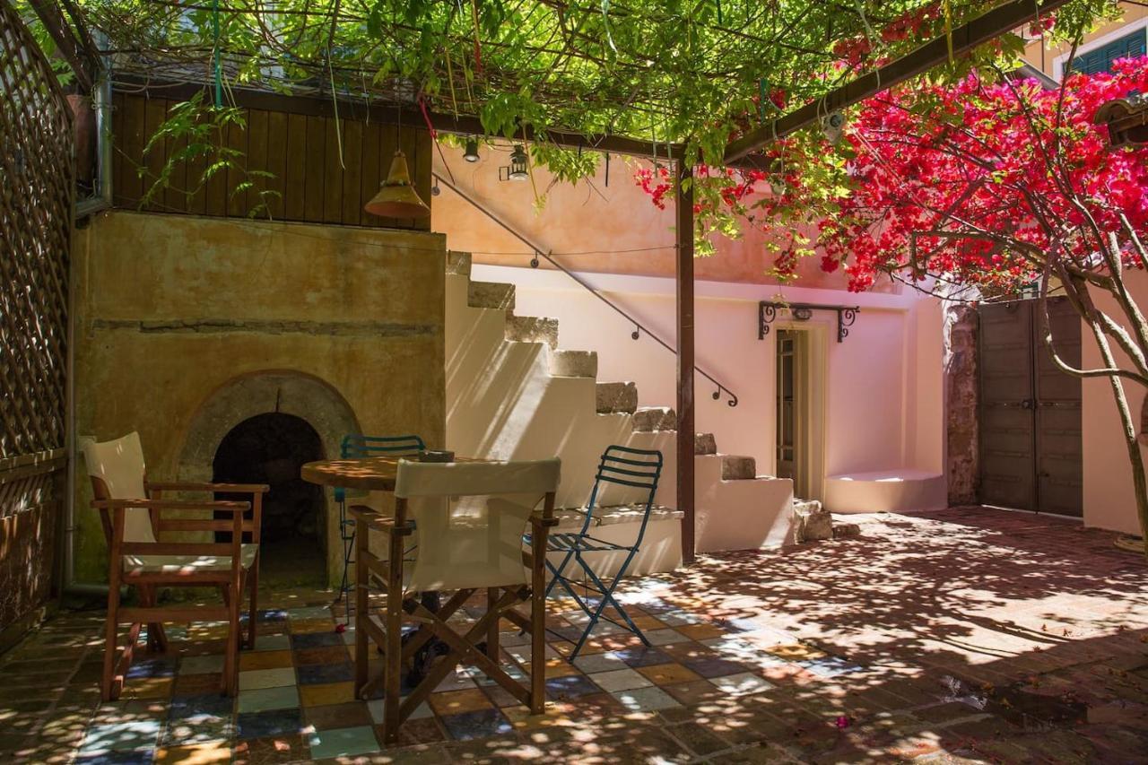Lefkada Town Traditional House / Cozy Yard ภายนอก รูปภาพ